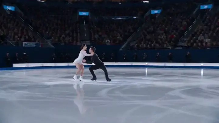 A championship pairs skating finale clip used as a Seedance 2.1 prompt example.